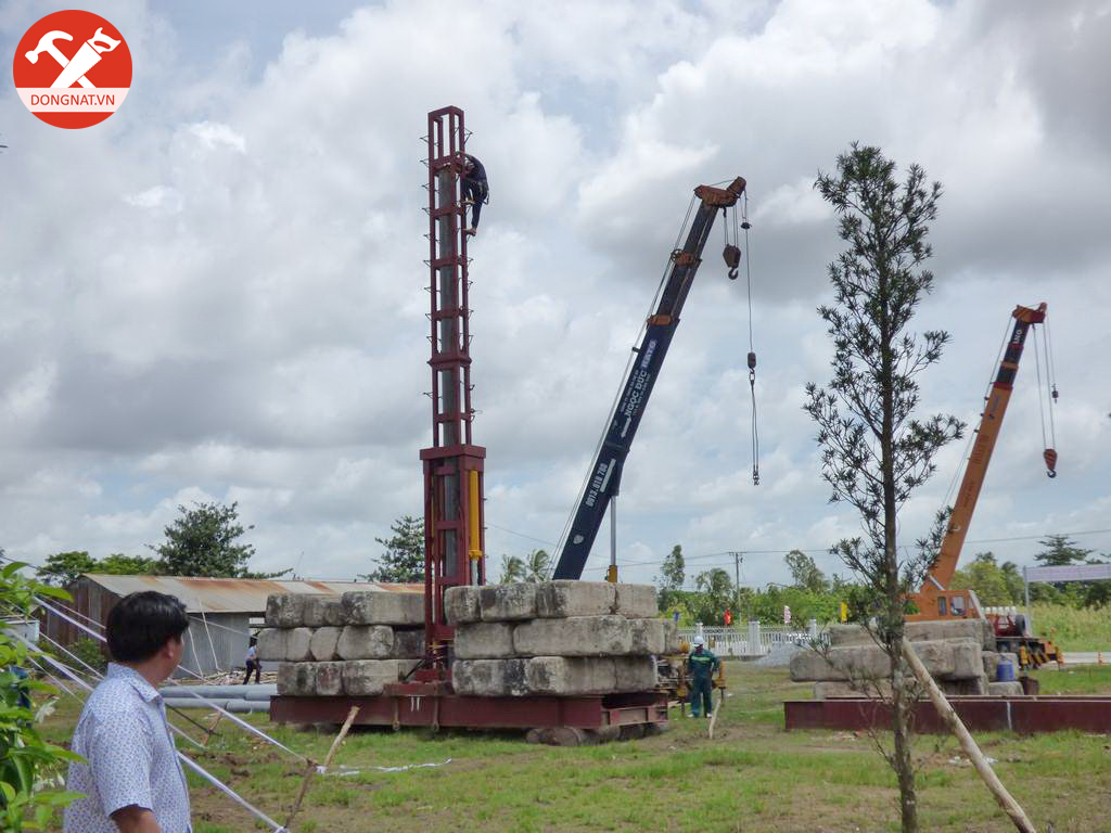 Thu mua máy đóng cọc bê tông cũ