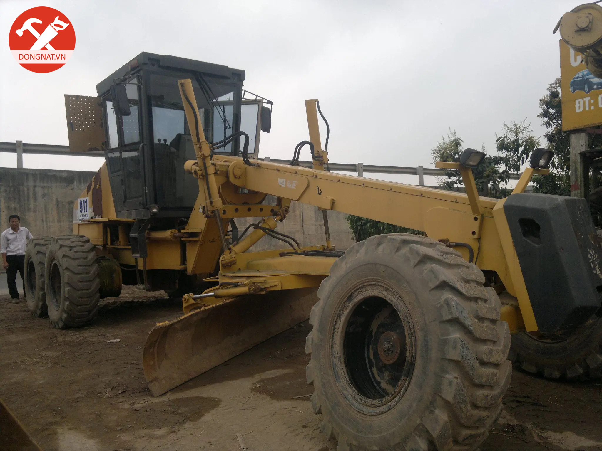 Mua bán thanh lý máy san gạt cũ giá cao