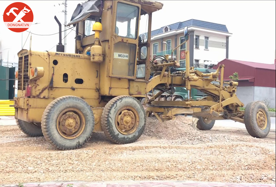 Thu mua máy san gạt cũ giá cao