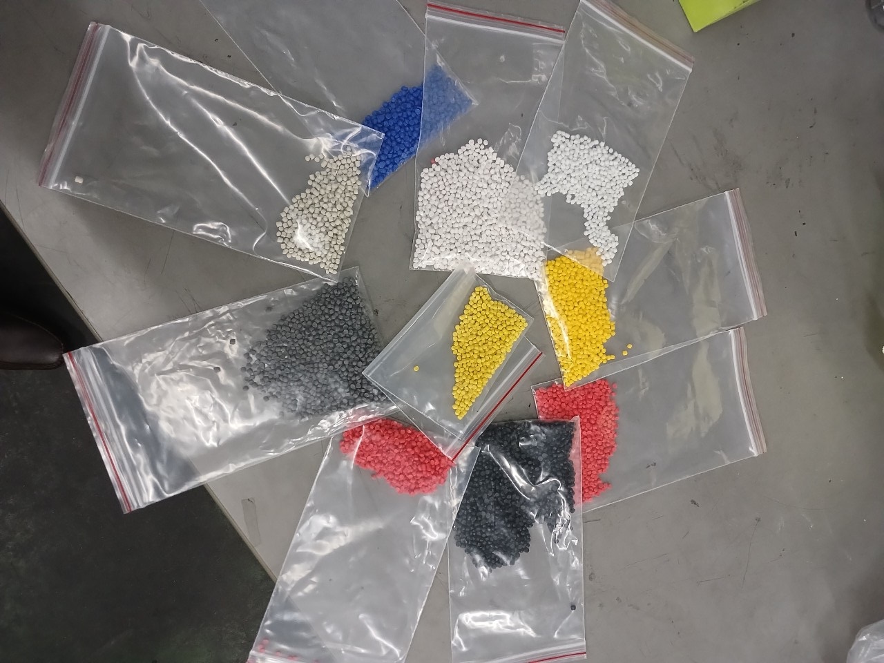 Hat-Nhua-PVC-Tai-Sinh-SLL